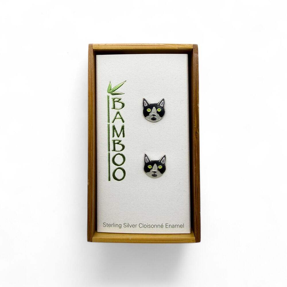 Tuxedo Cat Face Stud Earrings 925 Sterling Silver Cloisonne Enamel Kitten - Picture 2 of 4